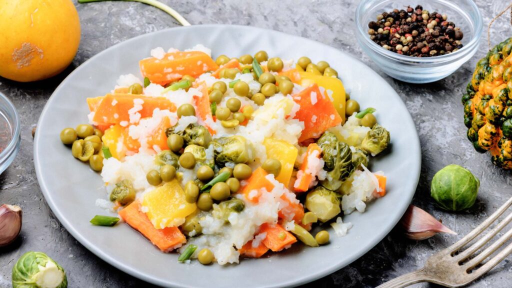 risotto z dynią i groszkiem i warzywami